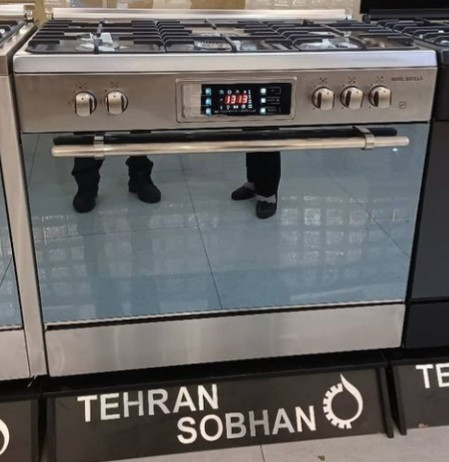 اجاق گاز 5 شعله فردار و طرح فر لعاب مشکی طلایی مدل رویال